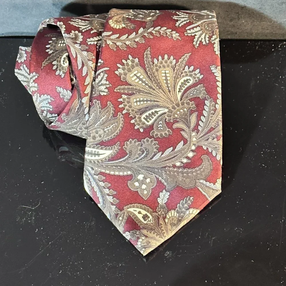 Dior Mid Century Modern Ties Neckwear Tie 100% All Silk Brown Baroque Paisley